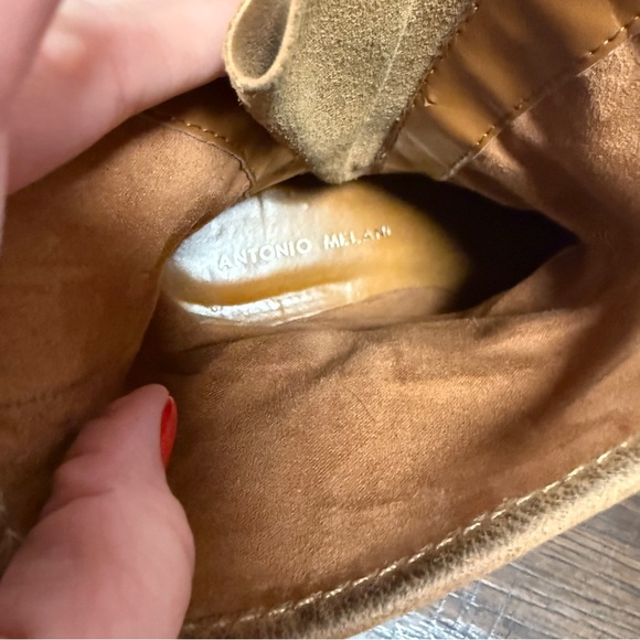NWOT ANTONIA MELANI ELIOT LUGGAGE TAN BOOTS GOLD ZIPPERS